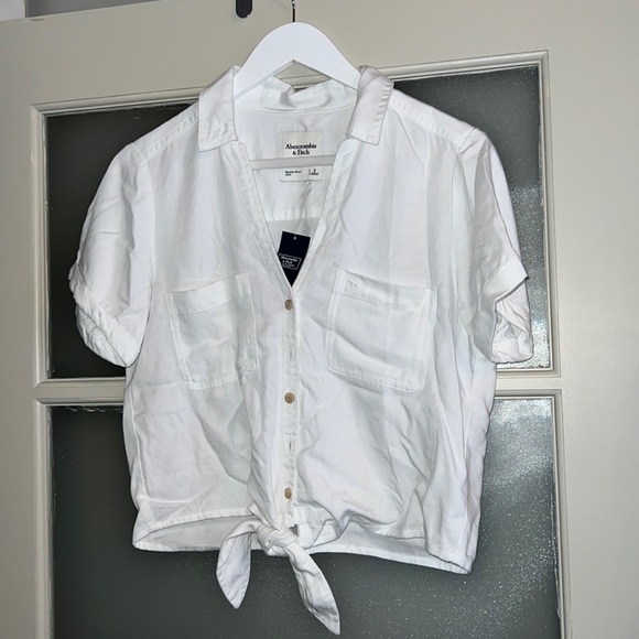 White tie front, button down blouse brand new and never worn - Picture 1 of 3